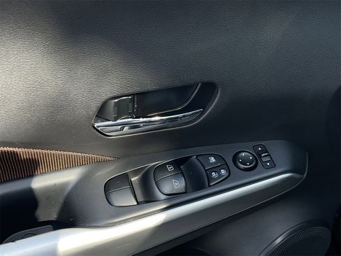 Used 2020 Nissan Kicks SR image 25