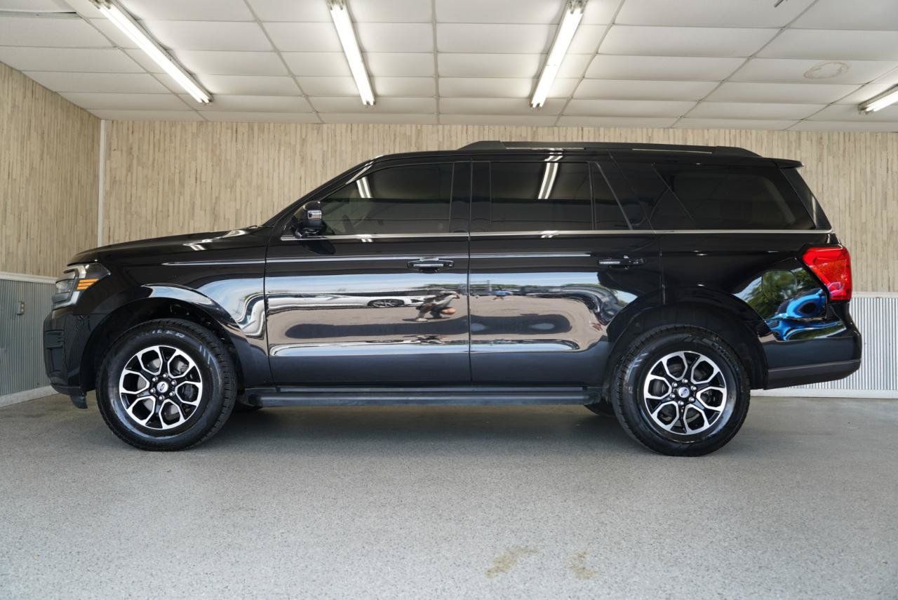 Used 2023 Ford Expedition XLT AWD/4WD image 5
