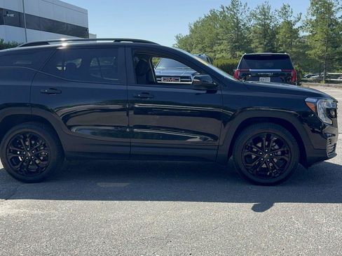 Used 2022 GMC Terrain SLE w/ Driver Convenience Package AWD/4WD image 3