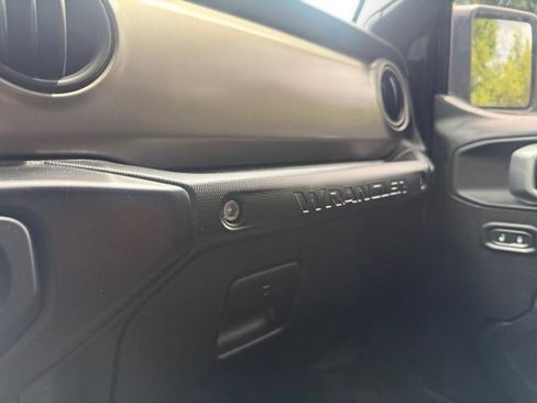 Used 2020 Jeep Wrangler Sport AWD/4WD image 31