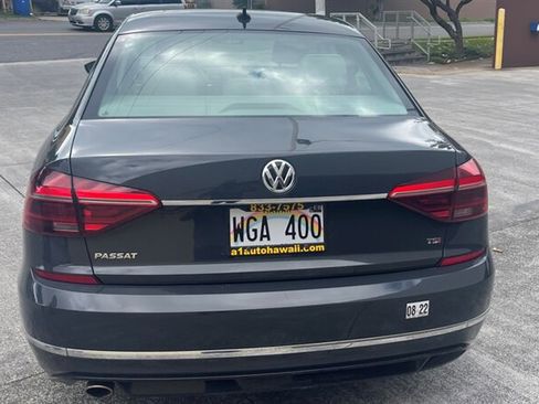 Used 2017 Volkswagen Passat 1.8T R-Line w/ R-Line Lighting Package FWD image 8