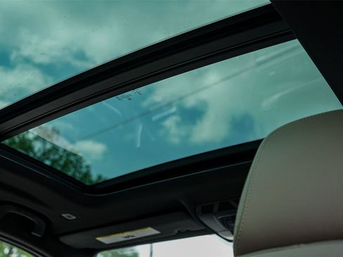 Used 2023 BMW X2 sDrive28i w/ M Sport Package FWD image 32