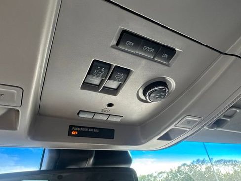 Used 2017 GMC Yukon Denali w/ Open Road Package AWD/4WD image 25