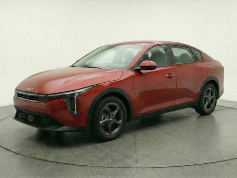 Used 2025 Kia K4 FWD image 3