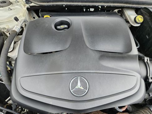 Used 2015 Mercedes-Benz GLA 250 4MATIC image 29