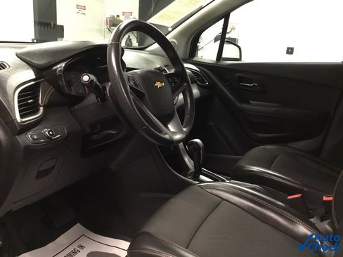 Used 2017 Chevrolet Trax LT w/ Driver Confidence Package image 23
