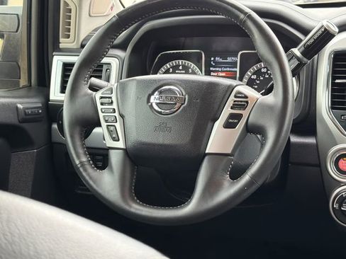 Used 2017 Nissan Titan PRO-4X w/ Pro-4x Convenience Package image 13