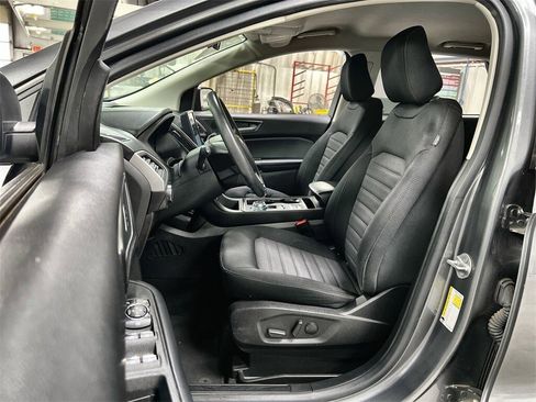 Used 2022 Ford Edge SE w/ Cargo Accessory Package image 11