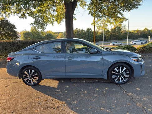 New 2025 Nissan Sentra SV image 8
