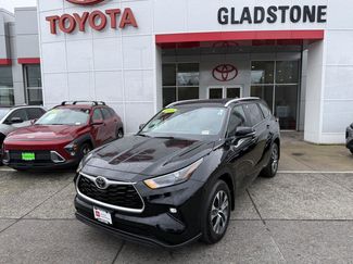 Certified 2023 Toyota Highlander XLE video 1