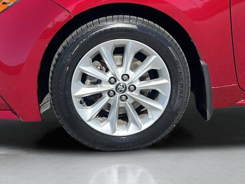Used 2022 Toyota Corolla LE w/ LE Convenience Package FWD image 24