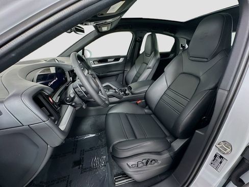 New 2025 Porsche Cayenne S image 5