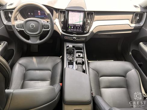 Used 2025 Volvo XC60 B5 Core AWD/4WD image 10