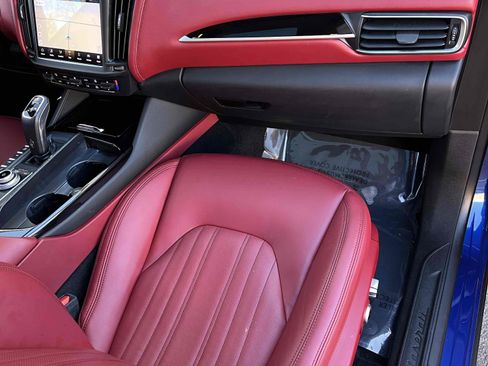 Used 2021 Maserati Levante image 35