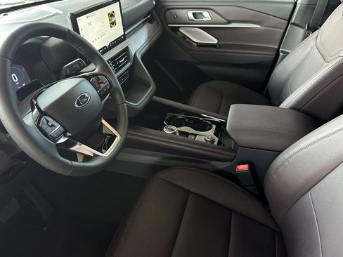 New 2026 Ford Explorer Platinum RWD image 9