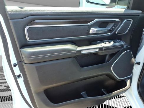 Used 2022 RAM 1500 Laramie AWD/4WD image 19