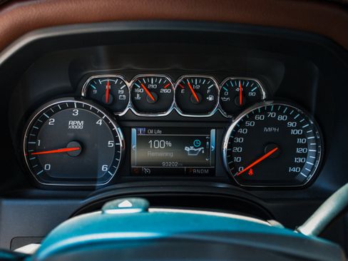 Used 2014 Chevrolet Silverado 1500 High Country w/ High Country Premium Package AWD/4WD image 18