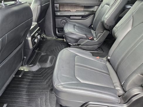 Used 2018 Ford Expedition Limited w/ Equipment Group 302A AWD/4WD image 28