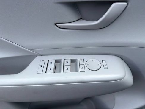 Used 2025 Hyundai Kona SEL FWD image 14