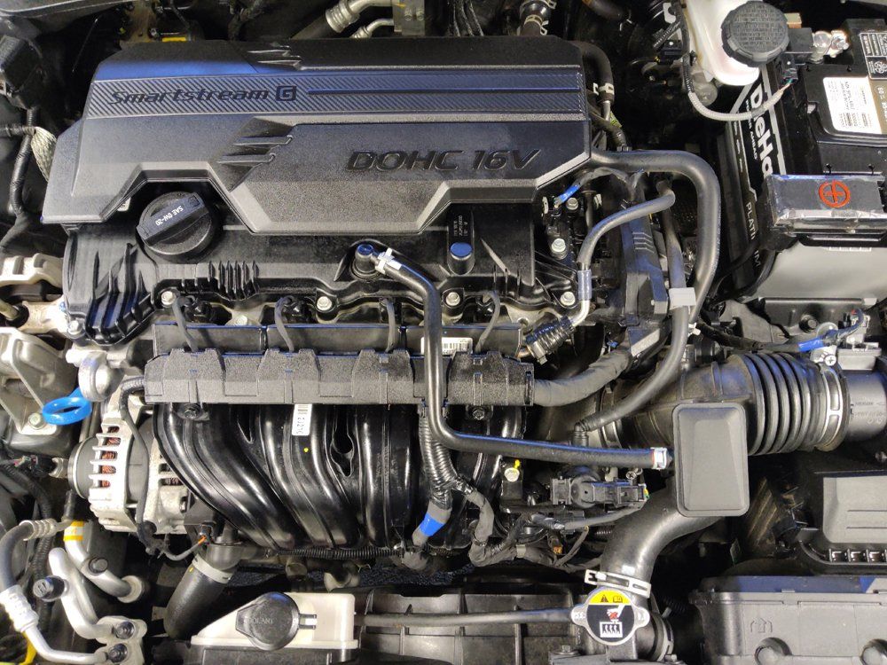 Used 2025 Hyundai Elantra Sport FWD image 30