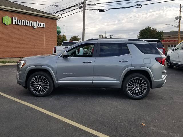 New 2027 GMC Terrain Denali w/ LPO, Floor Liner Package AWD/4WD image 4