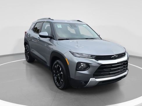 Used 2023 Chevrolet TrailBlazer LT image 3