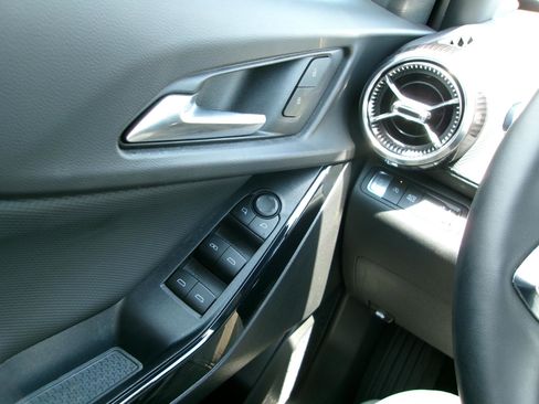 Used 2026 Chevrolet Equinox LT FWD image 20