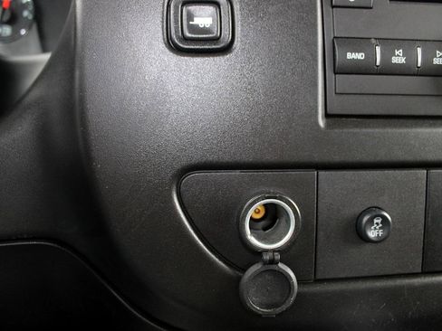 Used 2018 Chevrolet Express 2500 w/ Driver Convenience Package image 17