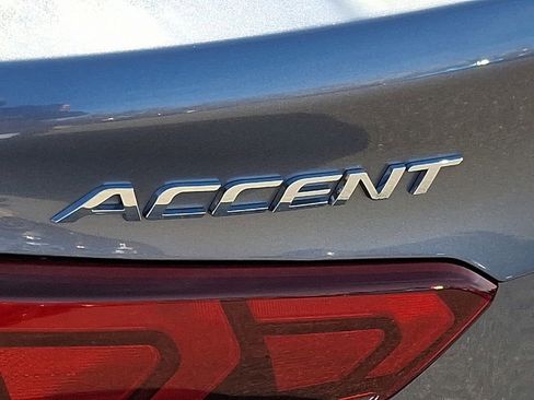 Used 2020 Hyundai Accent SE image 31