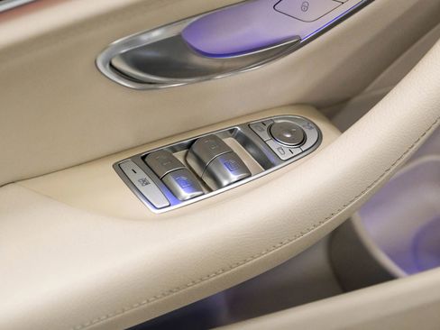 Used 2018 Mercedes-Benz E 400 4MATIC Wagon w/ Premium 2 Package image 38