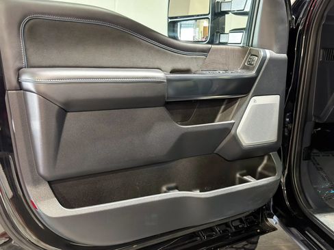 Used 2025 Ford F350 Platinum AWD/4WD image 17