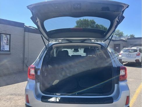 Used 2017 Subaru Outback 2.5i Premium AWD/4WD image 10