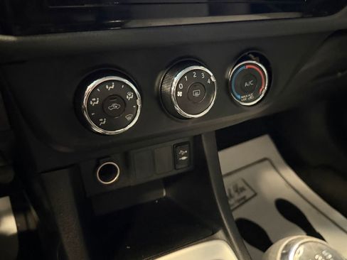 Used 2015 Toyota Corolla L image 13