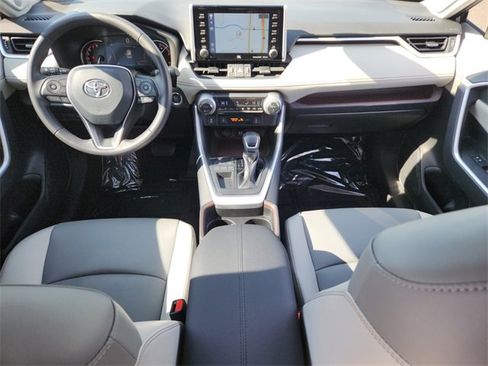 Used 2019 Toyota RAV4 Limited image 12