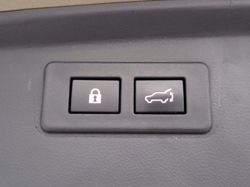 Used 2022 Subaru Outback Touring XT image 11