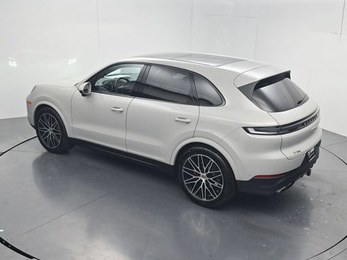 Used 2025 Porsche Cayenne S AWD/4WD image 59