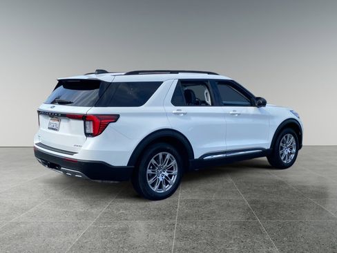 Used 2025 Ford Explorer Active w/ Active Comfort Package AWD/4WD image 5