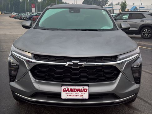 Certified 2024 Chevrolet Trax LT w/ Driver Confidence Package FWD image 3