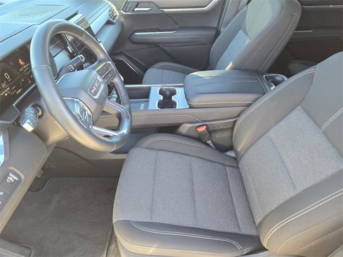 Used 2025 GMC Acadia Elevation image 8