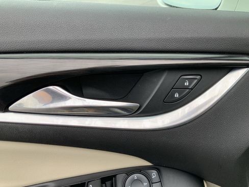 Used 2019 Buick Enclave Essence FWD image 24