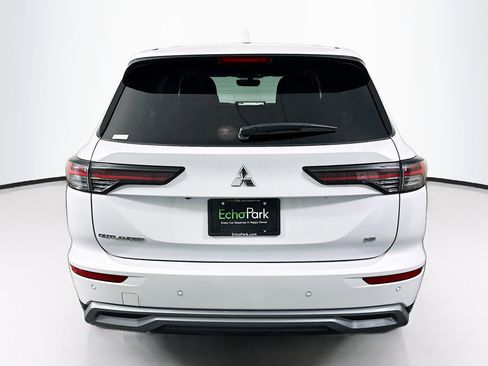 Used 2025 Mitsubishi Outlander SE FWD image 7
