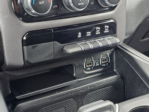 Used 2022 RAM 1500 Laramie RWD image 32