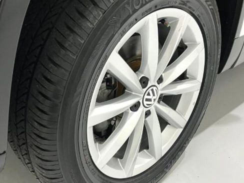 Used 2017 Volkswagen Tiguan Wolfsburg Edition image 13