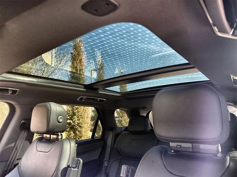 Used 2025 Land Rover Range Rover Sport image 19