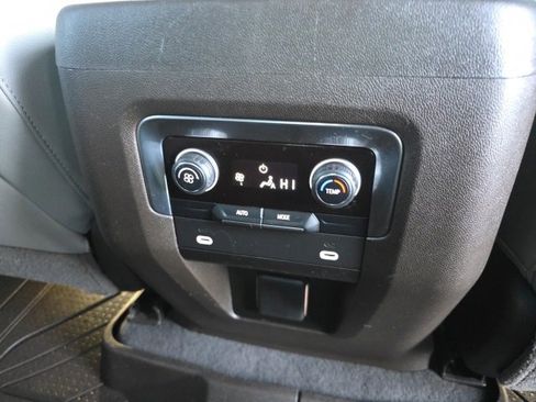 Used 2021 Chevrolet Tahoe LT image 16