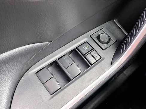 Certified 2025 Toyota RAV4 LE FWD image 32