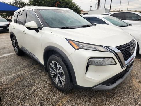 Used 2022 Nissan Rogue SV w/ SV Premium Package FWD image 1