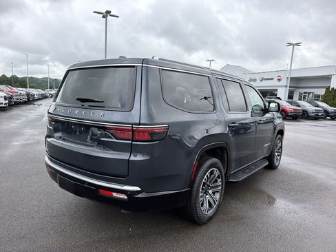 Used 2023 Jeep Wagoneer 4WD w/ Premium Group I image 6