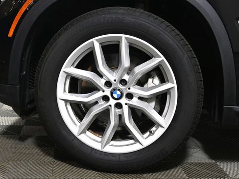 Used 2022 BMW X5 xDrive40i w/ Premium Package AWD/4WD image 12