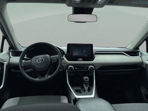 Used 2022 Toyota RAV4 XLE w/ Convenience Package image 8